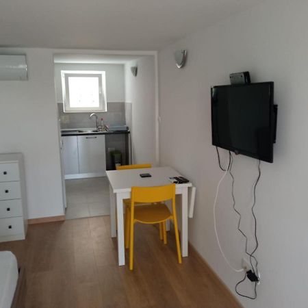 Apartmani Jure Peric ดูเช ภายนอก รูปภาพ