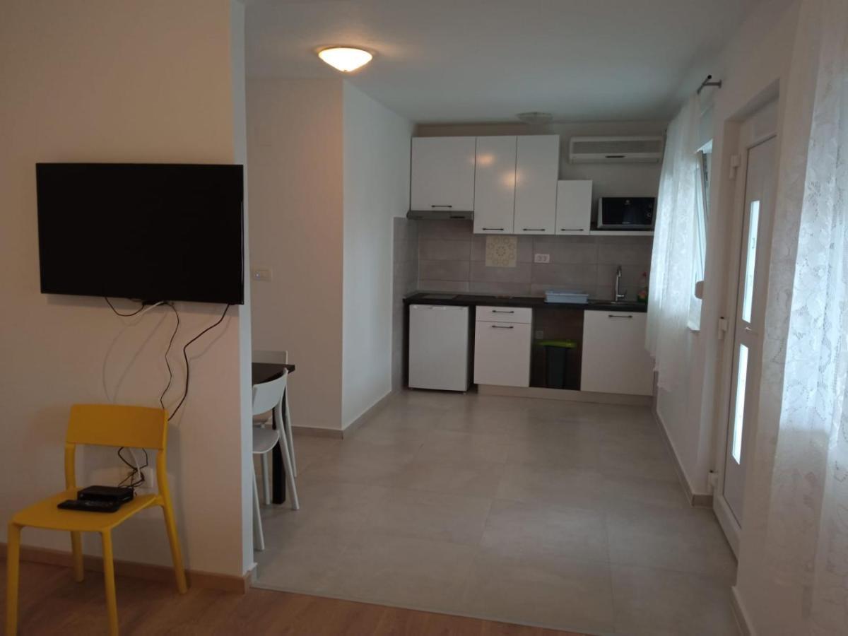 Apartmani Jure Peric ดูเช ภายนอก รูปภาพ