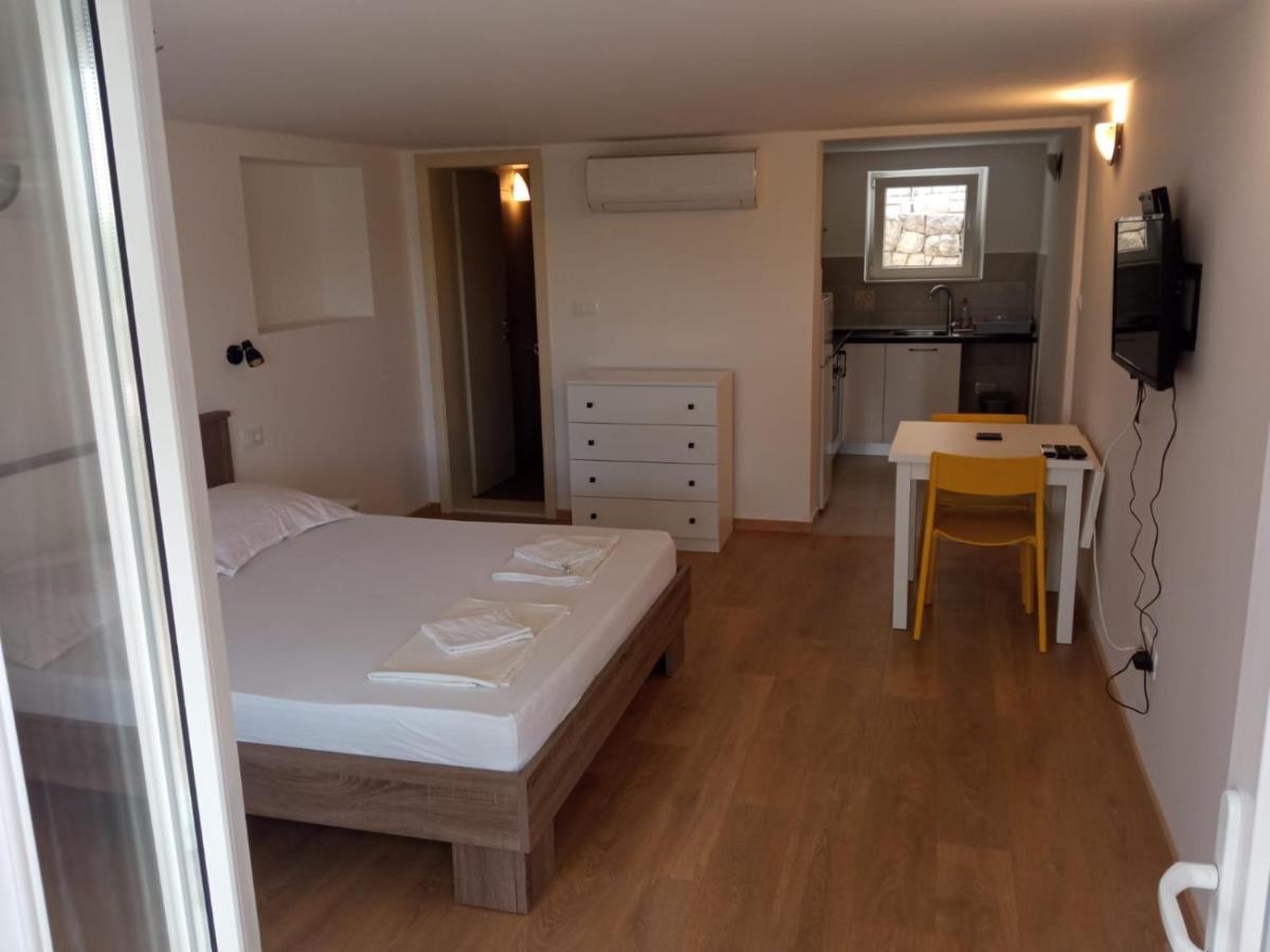 Apartmani Jure Peric ดูเช ภายนอก รูปภาพ